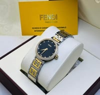 ساعة فندي ذهبي وفضي بإطار أسود شامل الملحقات