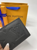 بوك لويس فيتون شامل الملحقات