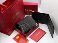 محفظة كارتييه جلد سوداء مع بكج الماركة