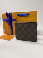 بوك لويس فيتون شامل الملحقات