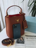 شنطة برادا طبق الاصل