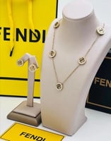 طقم فندي شامل الملحقات