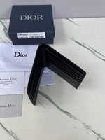 محفظة ديور أسود مع بكج الماركة