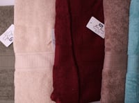 منشفة استحمام صناعة هندية - الحجم الوسط - 145*70 س...