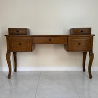 تسريحة خشب طبيعي مع المرايه