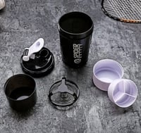 شيكر بروتين