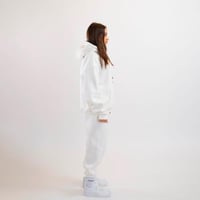 طقم شتوي ابيضّ