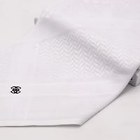 عرض شماغ قوتشي ( احمر + أبيض)