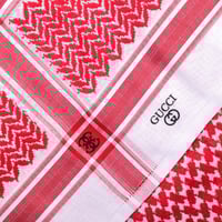 عرض شماغ قوتشي ( احمر + أبيض)