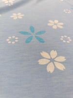 بجامه نسائي قصيرة سماوي بطبعة ورود