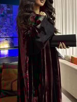 عباية مخمل فاخر بكم دانتيل