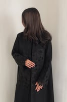 عباية شـتويه تتزين بدانتيل راقـي