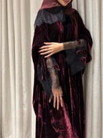 عباية مخمل فاخر بكم دانتيل