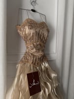 فستان مطرز صدر فخم