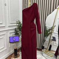 فستان عودي ناعم وأنيق