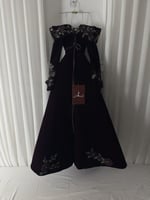 فستان مخمل مطرز