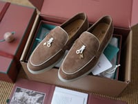 لورو بيانا Summer walk