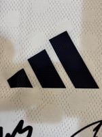 تيشيرت النصر الثالث 2025/26 مُوقع من نجوم الفريق