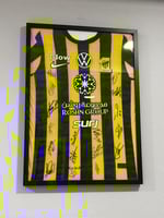 لوحة تيشيرت الاتحاد الأساسي 2025/26 مُوقعة من نجوم...