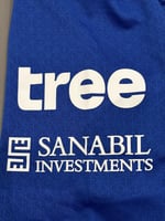 تيشيرت الهلال الأساسي 2025/26 مُوقع من نجوم الفريق