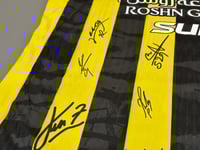 تيشيرت الاتحاد 2025/26 مُوقع من نجوم الفريق