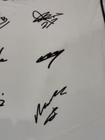 تيشيرت الأهلي البديل 2025/26 مُوقع من نجوم الفريق