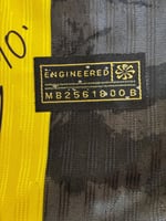 تيشيرت الاتحاد 2025/26 مُوقع من نجوم الفريق