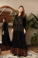 جلابيه مخمل مشجر طبقات لإطلالة راقية بلون اسود ملك...