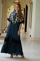 جلابية مناسبات لاطلاله راقيه بمكس خامات فاخره شيفو...