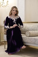 جلابية مناسبات لاطلاله راقيه بخامة مخمل حرير مشغول...