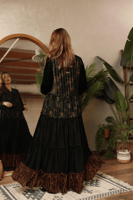 جلابيه مخمل مشجر طبقات لإطلالة راقية بلون اسود ملك...