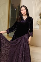 فستان بتصميم عصري بمكس خامات فاخره مخمل حرير بيور...