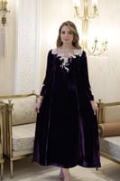 جلابية مناسبات لاطلاله راقيه بخامة مخمل حرير مشغول...