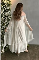 جلابية مناسبات بتصميم اكمام كيب لاطلاله راقيه بالل...