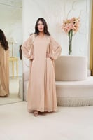 جلابية مناسبات من قطعتين لاطلاله راقيه بخامة مخمل...