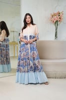 جلابية لاطلاله عصريه بخامه قطن حرير بتصميم فلووي م...