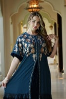 جلابية مناسبات لاطلاله راقيه بمكس خامات فاخره شيفو...