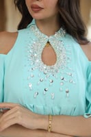 دريس تيفاني لاطلاله راقيه بتصميم أكمام كيب مشغول ش...