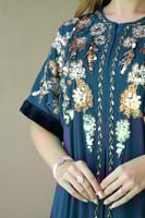 جلابية مناسبات لاطلاله راقيه بمكس خامات فاخره شيفو...