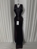 فستان مخمل مطرز فخم