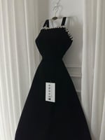 فستان اسود قصير