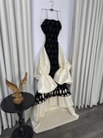 فستان اسود على شانطون راقي