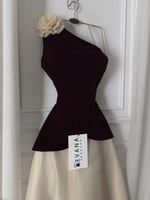 فستان بيج على جوخ عنابي