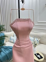 فستان لحمي مطرز