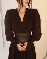 فستان العيد ناعم بحزام مخصر