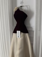 فستان بيج على جوخ عنابي