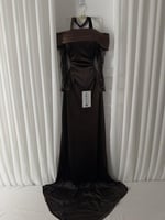 فستان بني بكمام دانتيل راقي