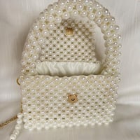 شنطة من اللؤلؤ مقاس وسط