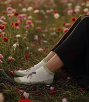 Flora | فلورا – شراب قصير بتطريز لفتاة بين الزهورر