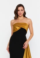 فستان سهرة طويل بدون أكمام مصنوع من قماش الكريب، ي...